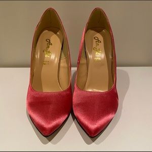 A.N.G.I Italy Pink Satin Pointed Pumps Size 7